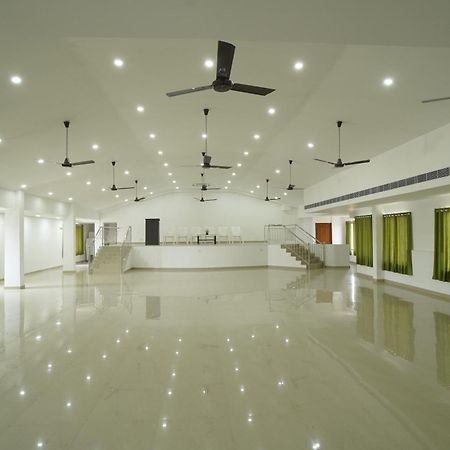 Sn Rooms Perumpavur Bagian luar foto