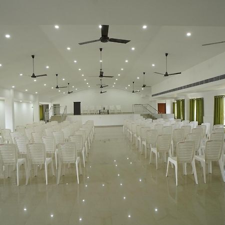 Sn Rooms Perumpavur Bagian luar foto