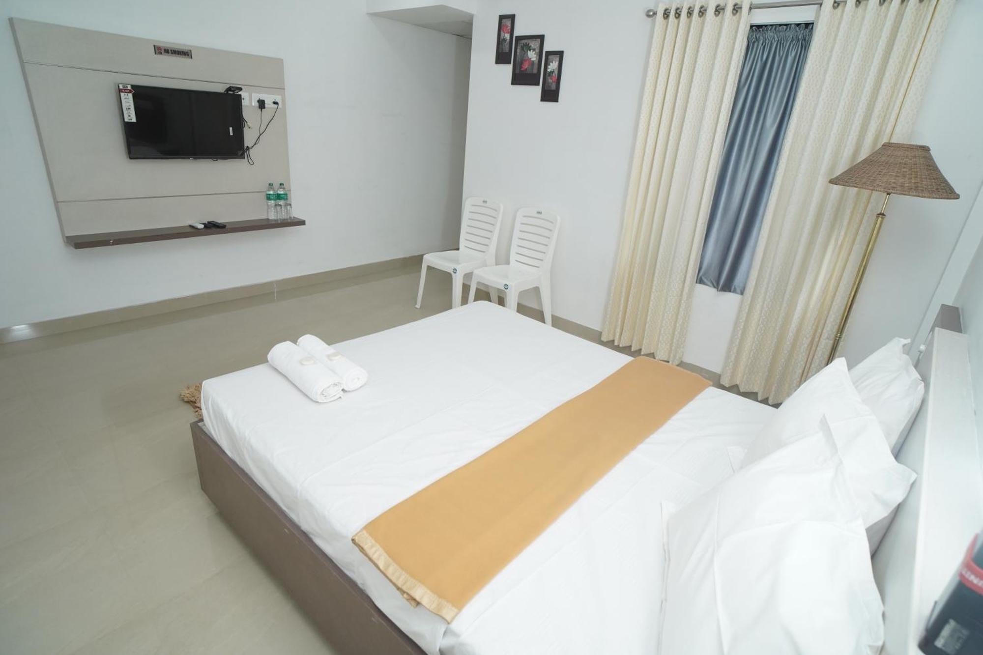 Sn Rooms Perumpavur Bagian luar foto